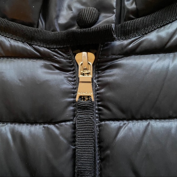 Moncler Lightweight Puffer Lounge Saision Size 1 - Picture 4 of 9